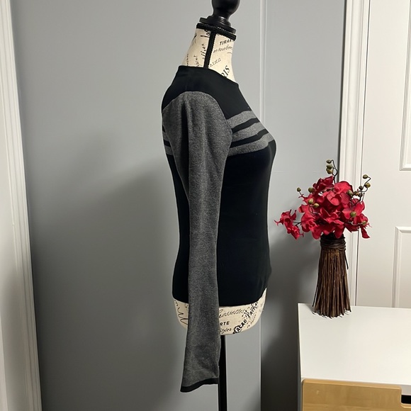 RW & Co - Women’s black and grey sweater - M - Picture 2 of 6